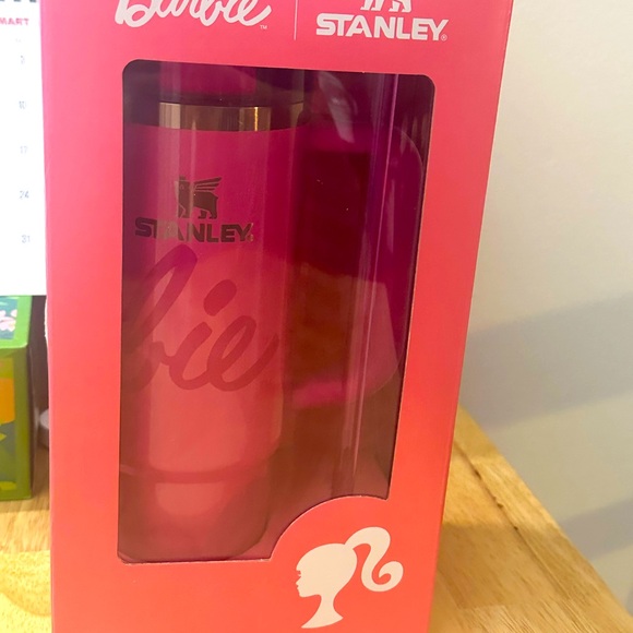 Stanley x Barbie limited edition - free limited edition poster - Picture 4 of 4